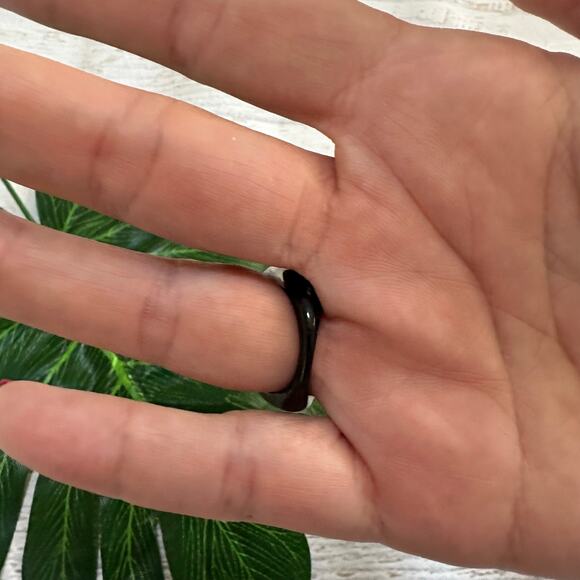 BOGO FREE BLACK WHITE DOTTED RING RETRO - Picture 7 of 7